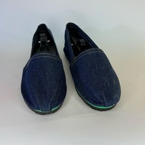 Classic Canvas Alpargata Slip On Shoes - White , Size 41 or 8 Men’s